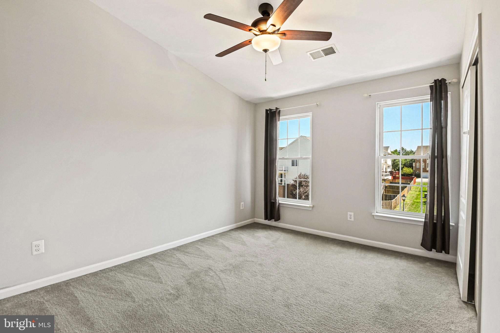 LOUDOUN VALLEY ESTATES - Residential Lease