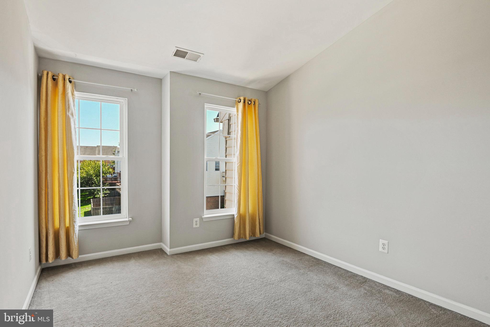 LOUDOUN VALLEY ESTATES - Residential Lease