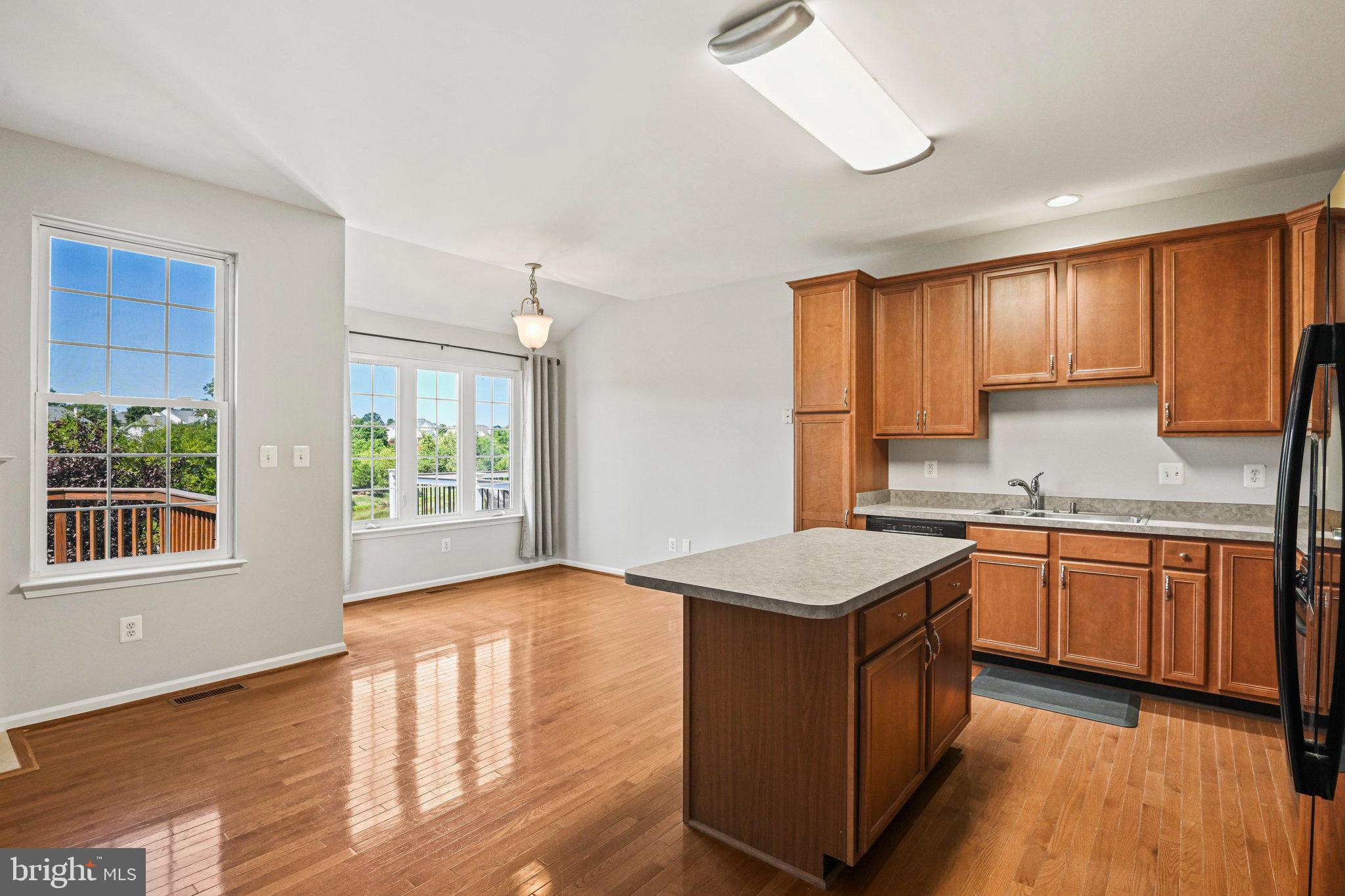 LOUDOUN VALLEY ESTATES - Residential Lease