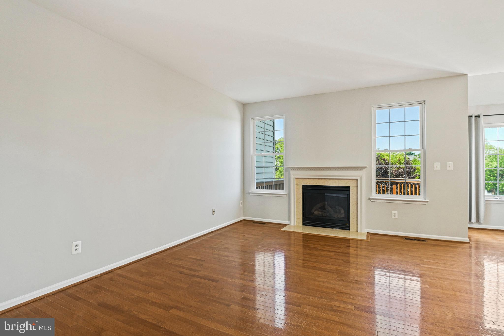 LOUDOUN VALLEY ESTATES - Residential Lease