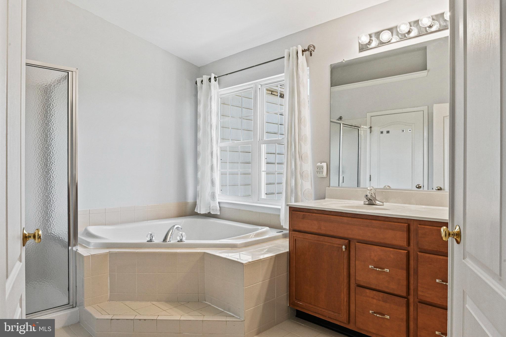 LOUDOUN VALLEY ESTATES - Residential Lease