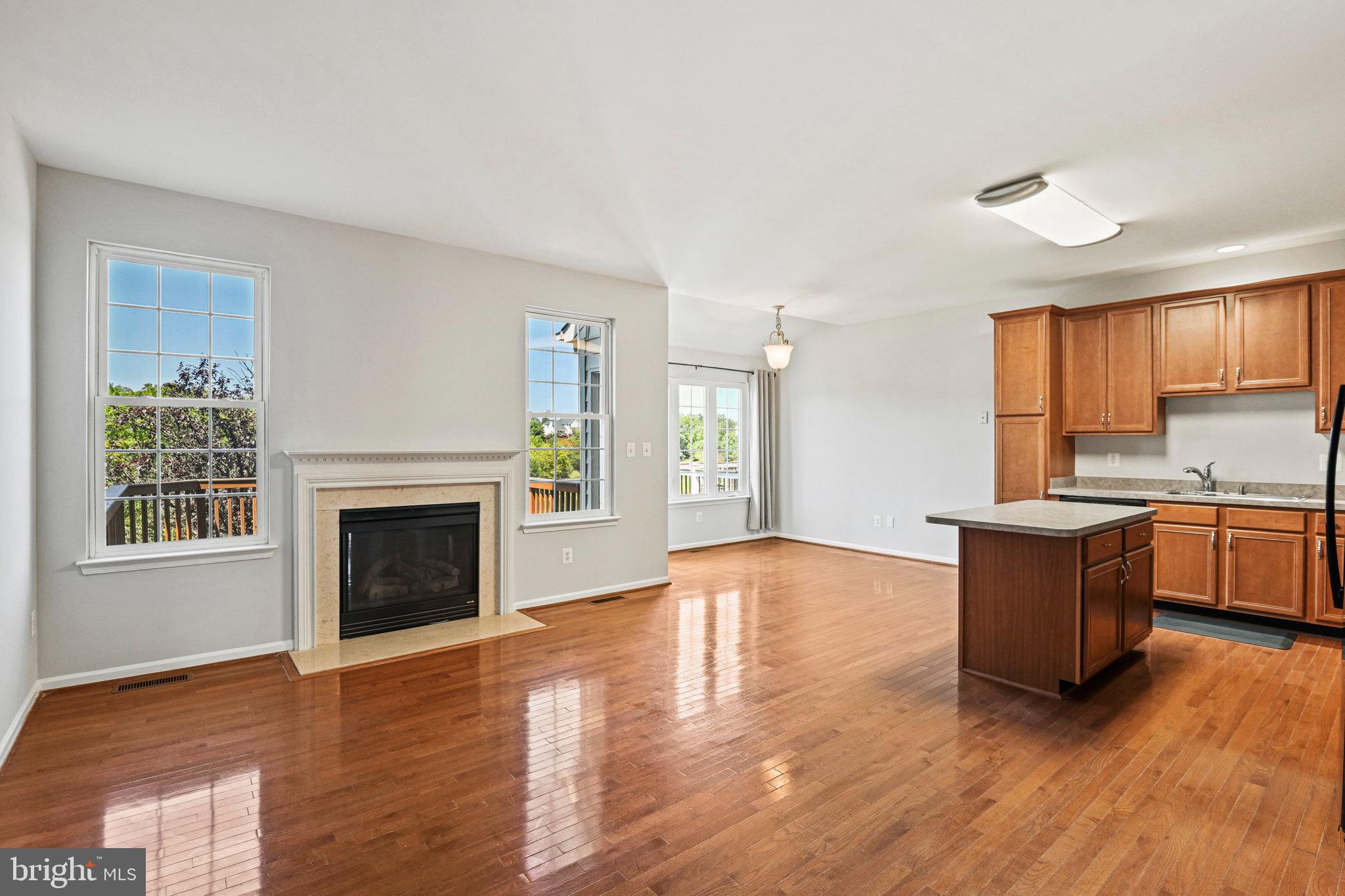 LOUDOUN VALLEY ESTATES - Residential Lease