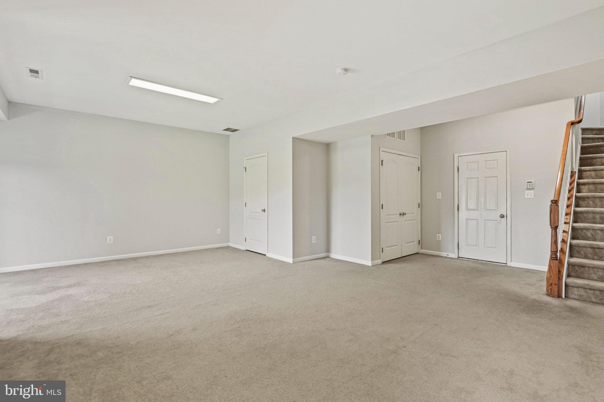 LOUDOUN VALLEY ESTATES - Residential Lease