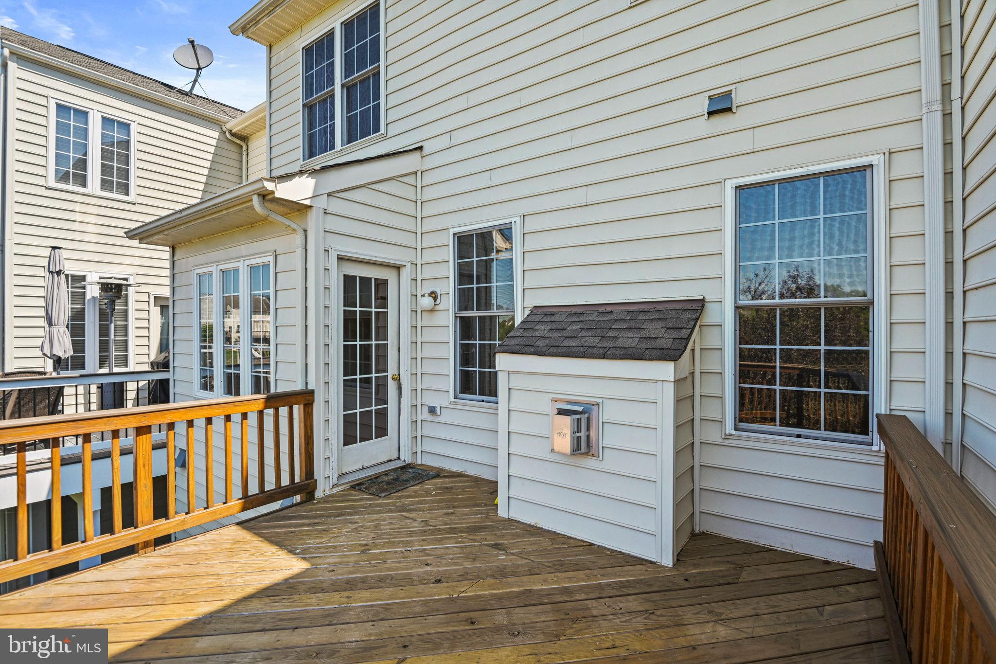 LOUDOUN VALLEY ESTATES - Residential Lease