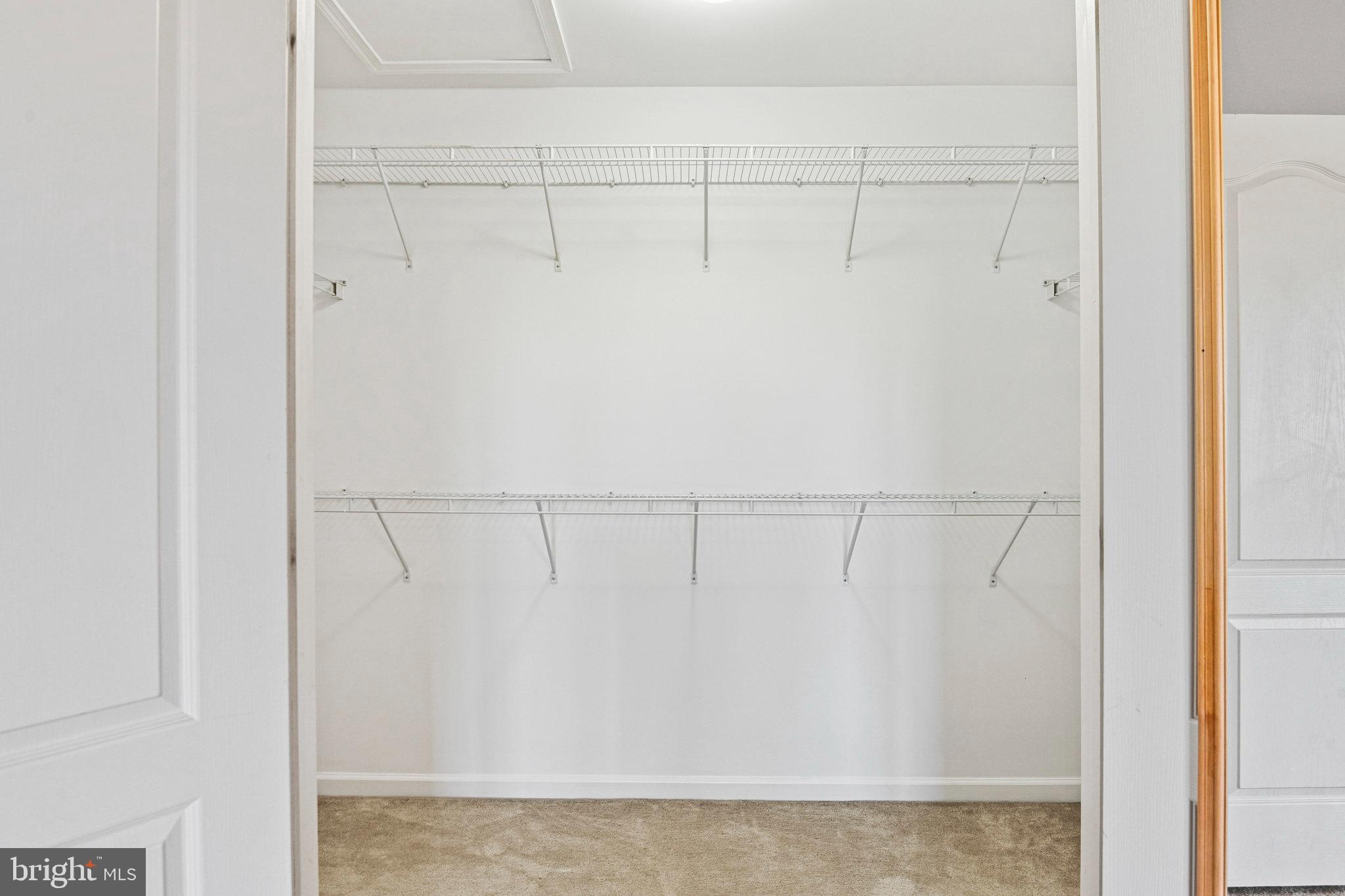 LOUDOUN VALLEY ESTATES - Residential Lease