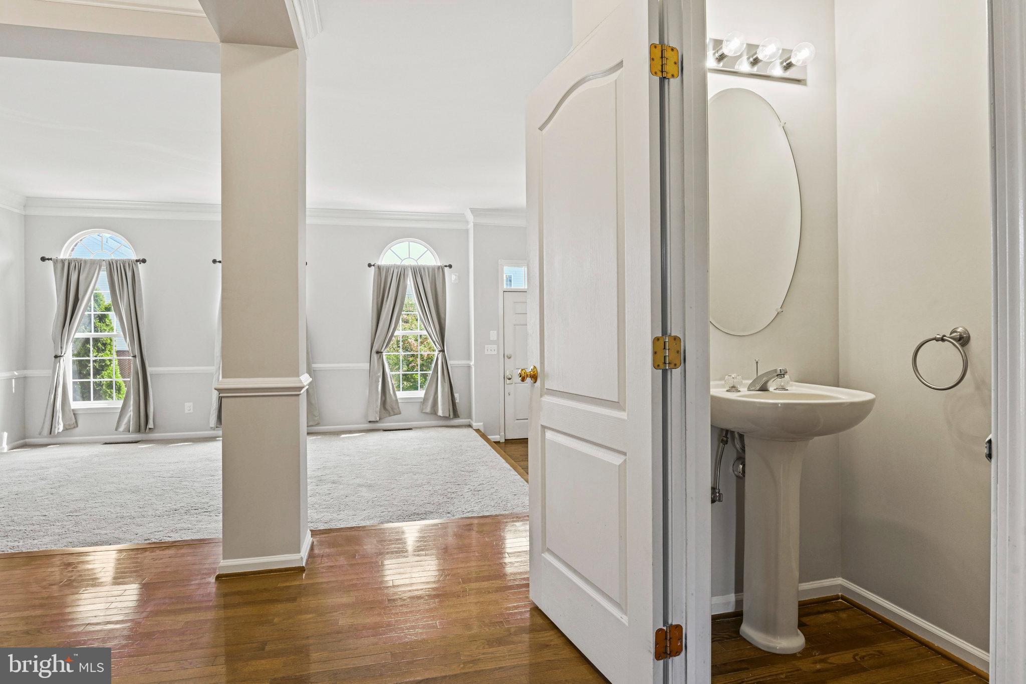 LOUDOUN VALLEY ESTATES - Residential Lease