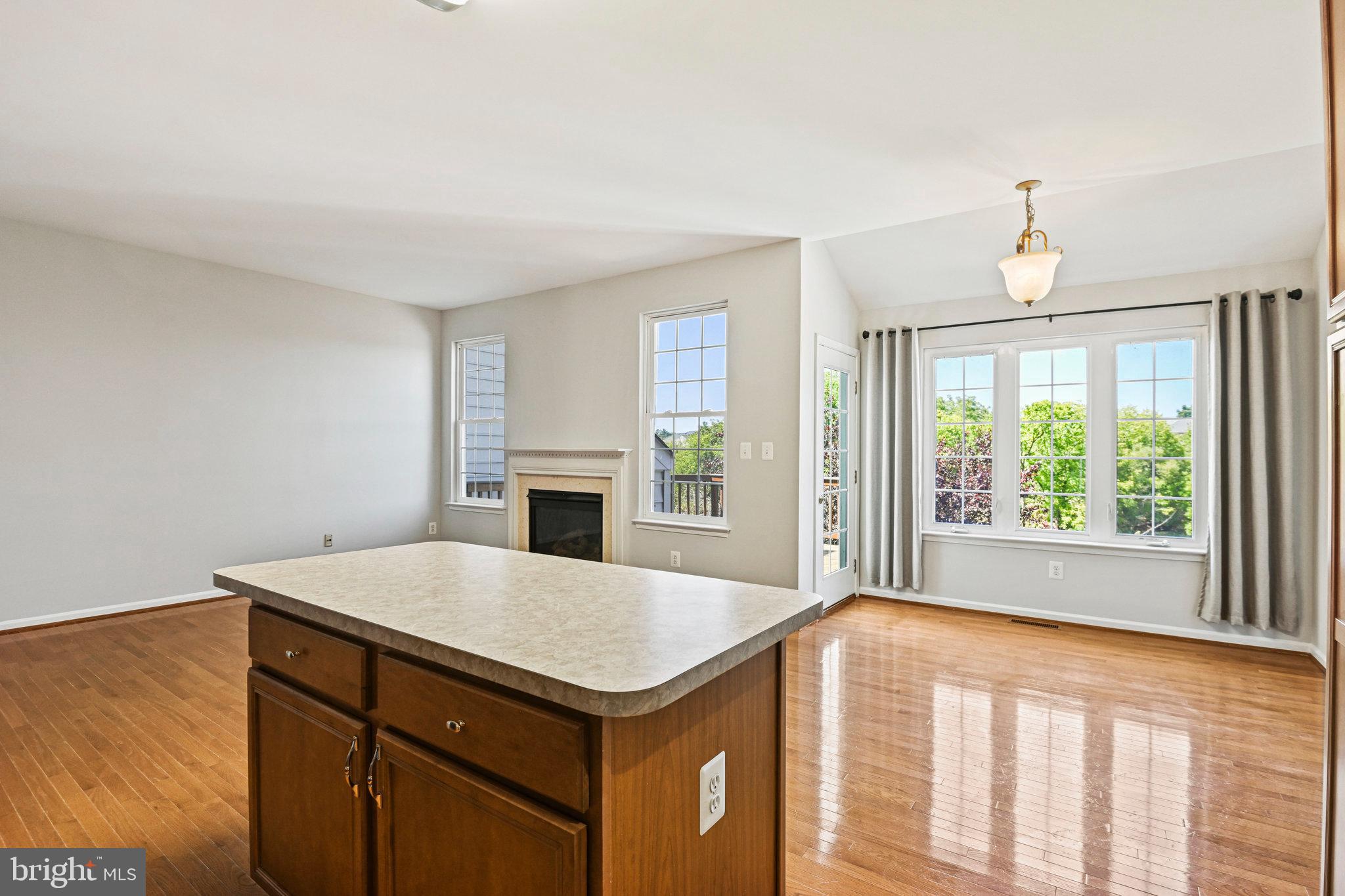 LOUDOUN VALLEY ESTATES - Residential Lease