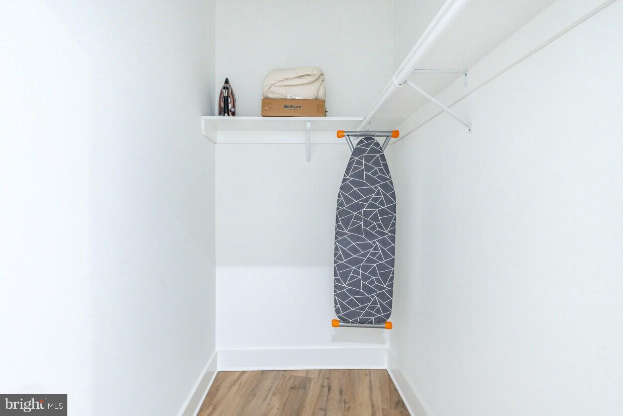 GERMANTOWN - Commercial Sale