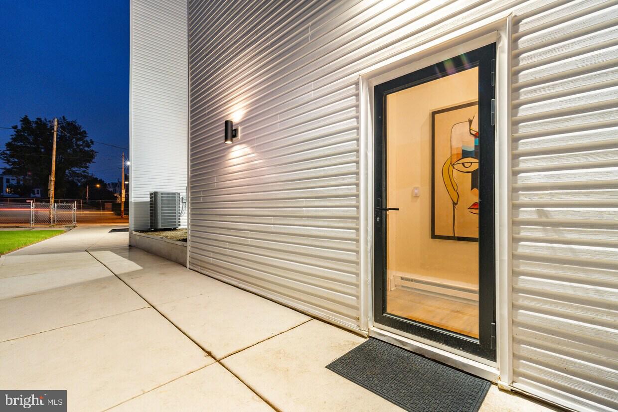 GERMANTOWN - Commercial Sale