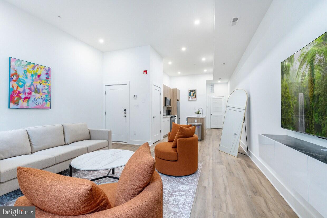 GERMANTOWN - Commercial Sale