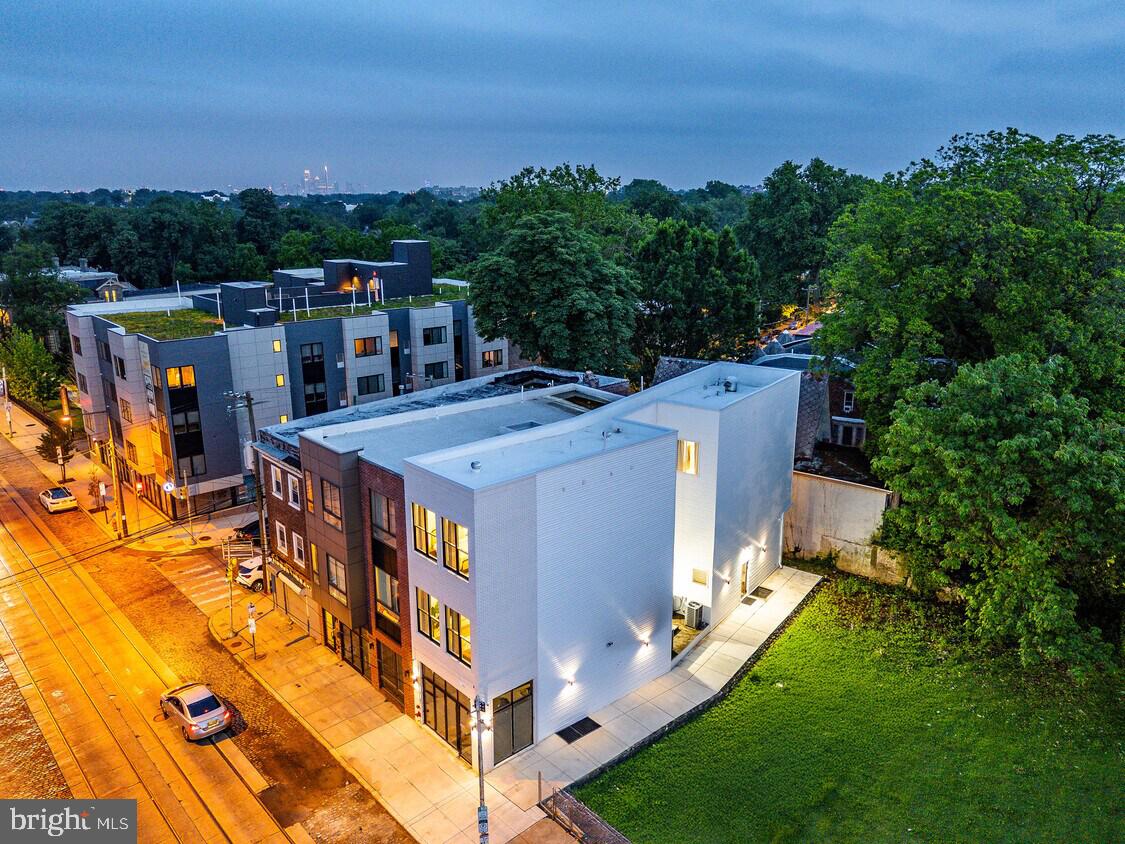 GERMANTOWN - Commercial Sale