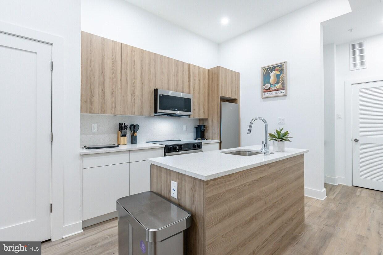 GERMANTOWN - Commercial Sale