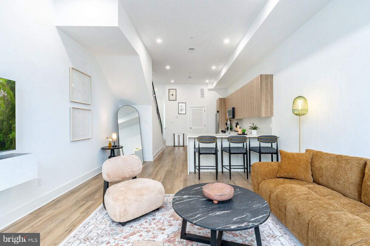 GERMANTOWN - Commercial Sale