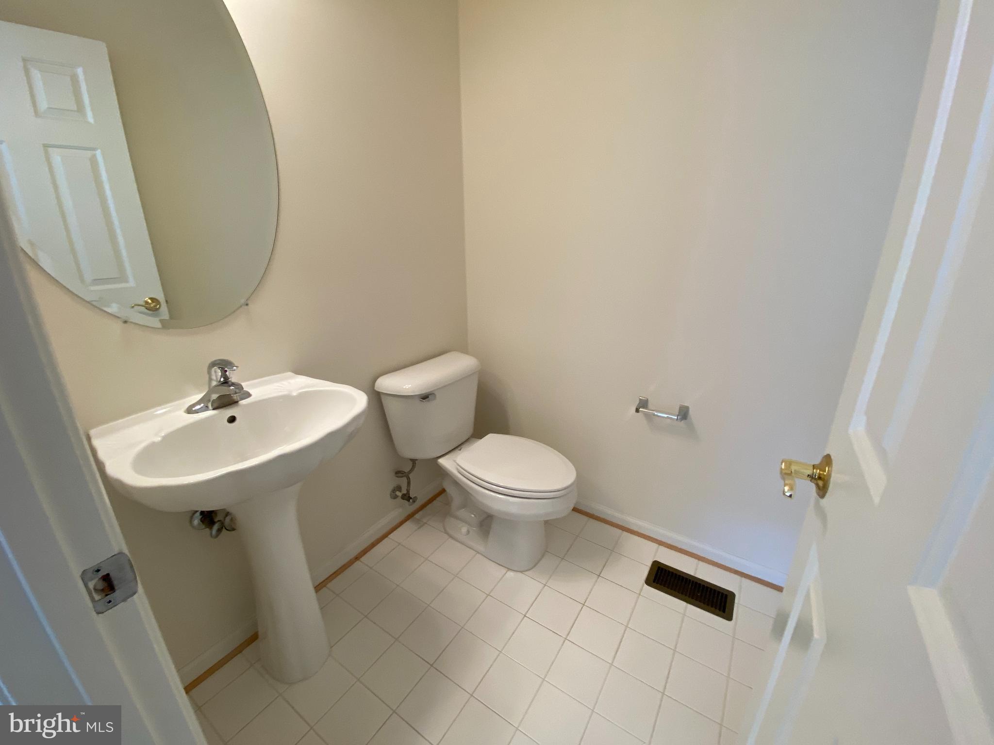 VILLAS AT SNOWDEN - Residential Lease