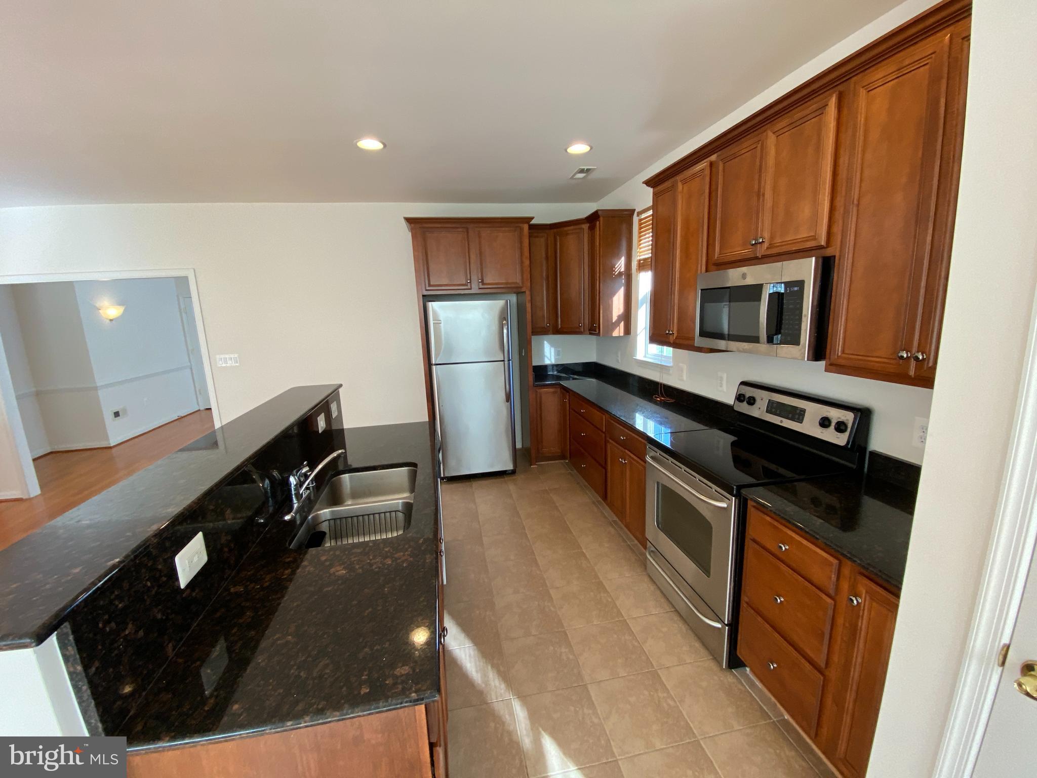 VILLAS AT SNOWDEN - Residential Lease