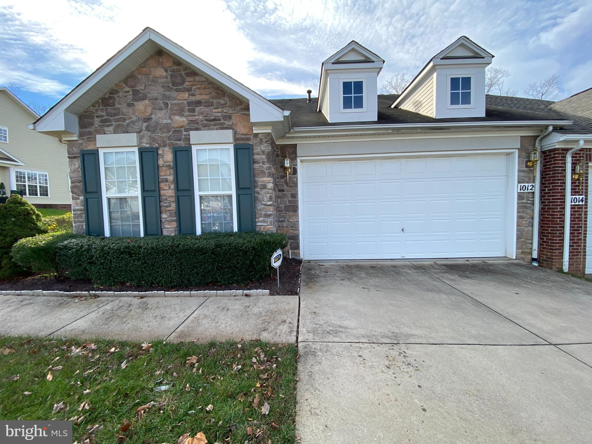 VILLAS AT SNOWDEN - Residential Lease