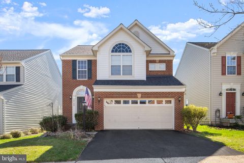 Photo of 16135 Sheringham Way, GAINESVILLE, VA 20155 (MLS # VAPW2115520)