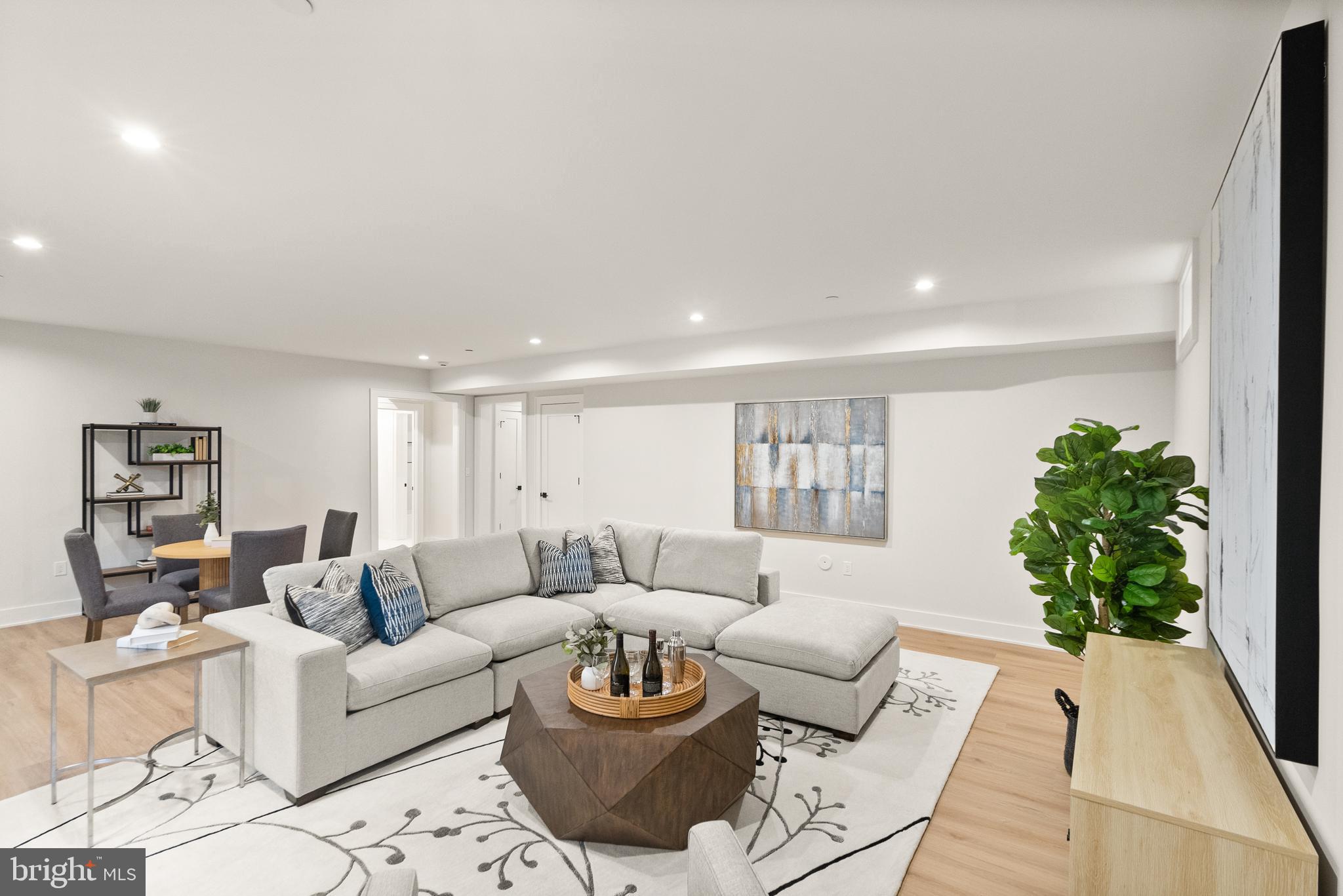 GEORGETOWN VILLAGE - Residential