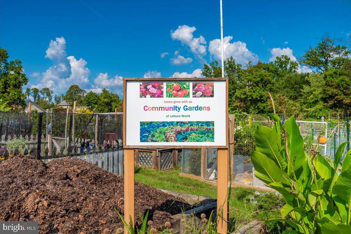 LEISURE WORLD - Residential