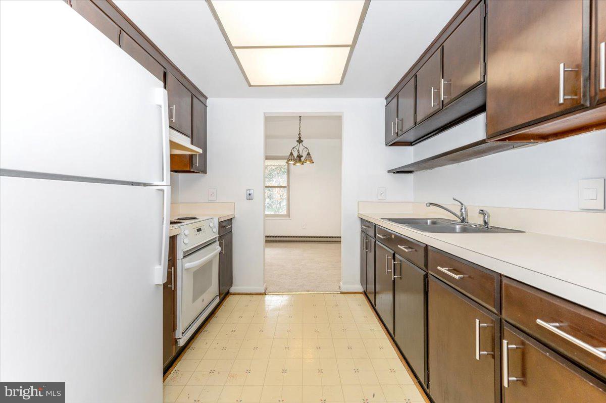 LEISURE WORLD - Residential