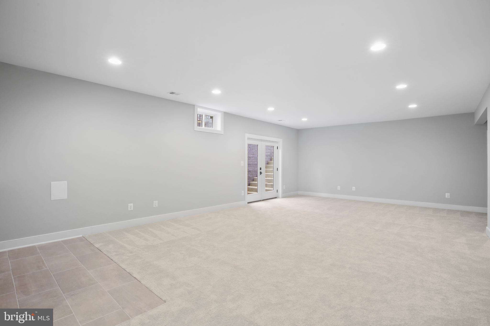 LEE CREST - Residential