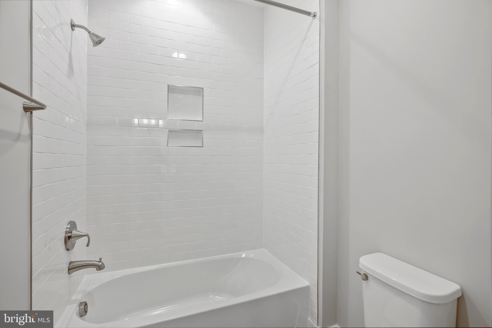 LEE CREST - Residential