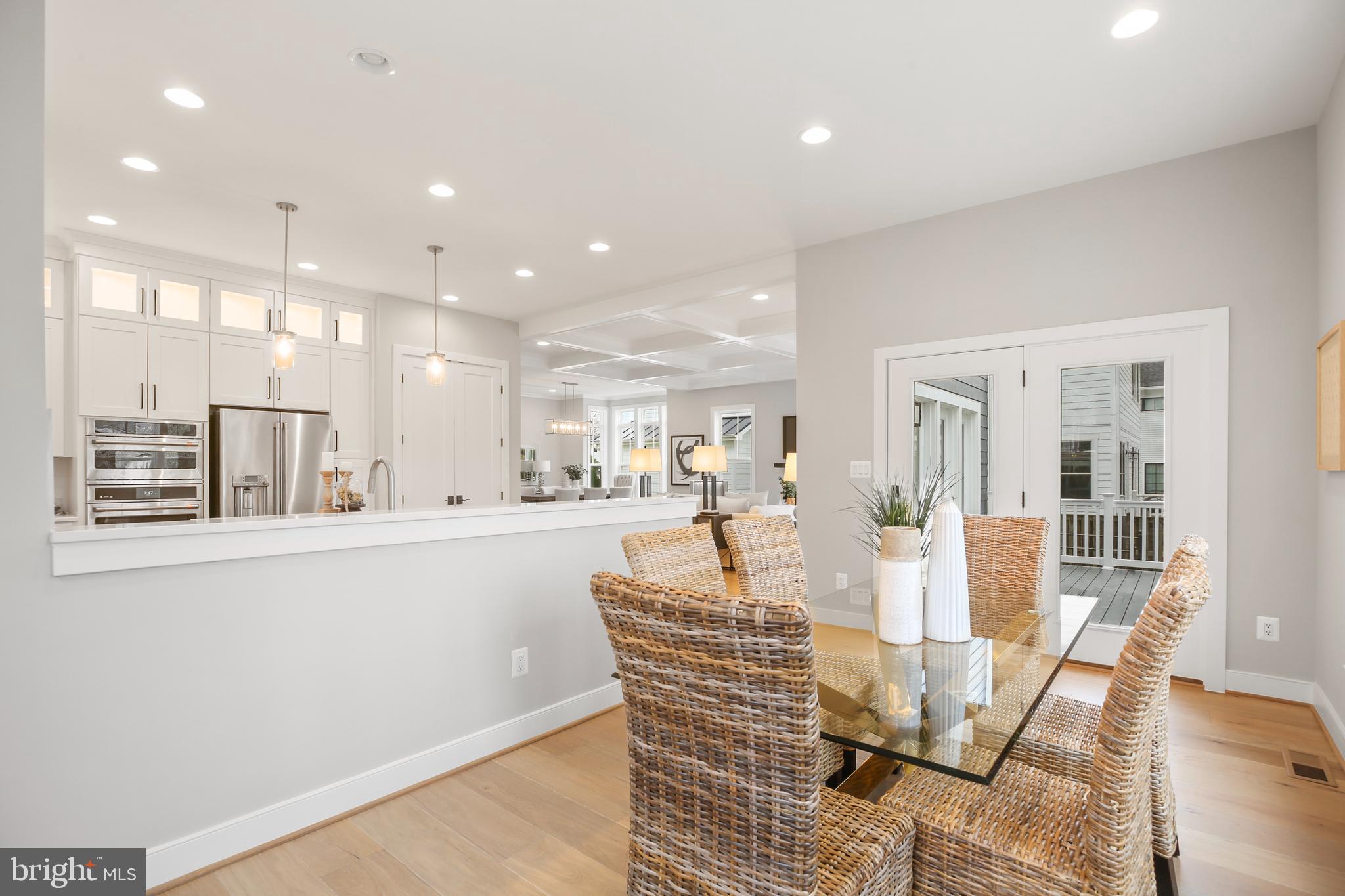 LEE CREST - Residential