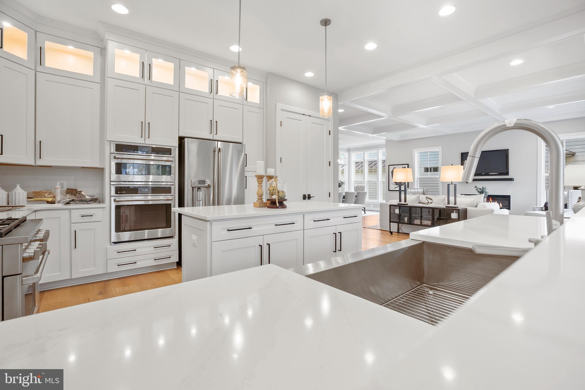 LEE CREST - Residential