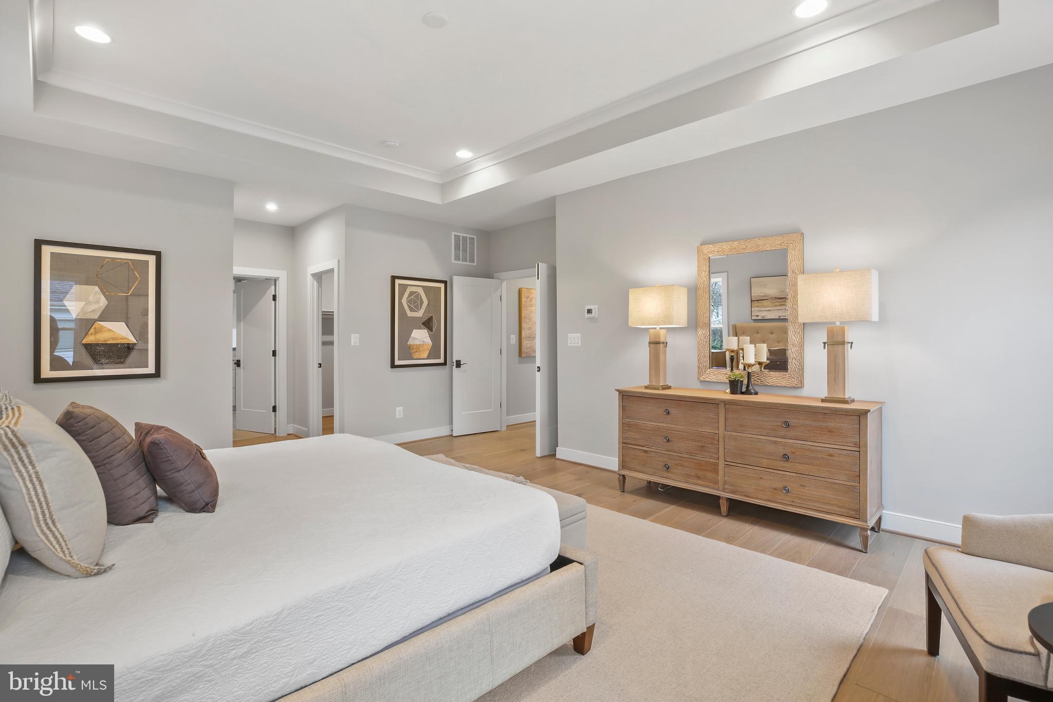 LEE CREST - Residential