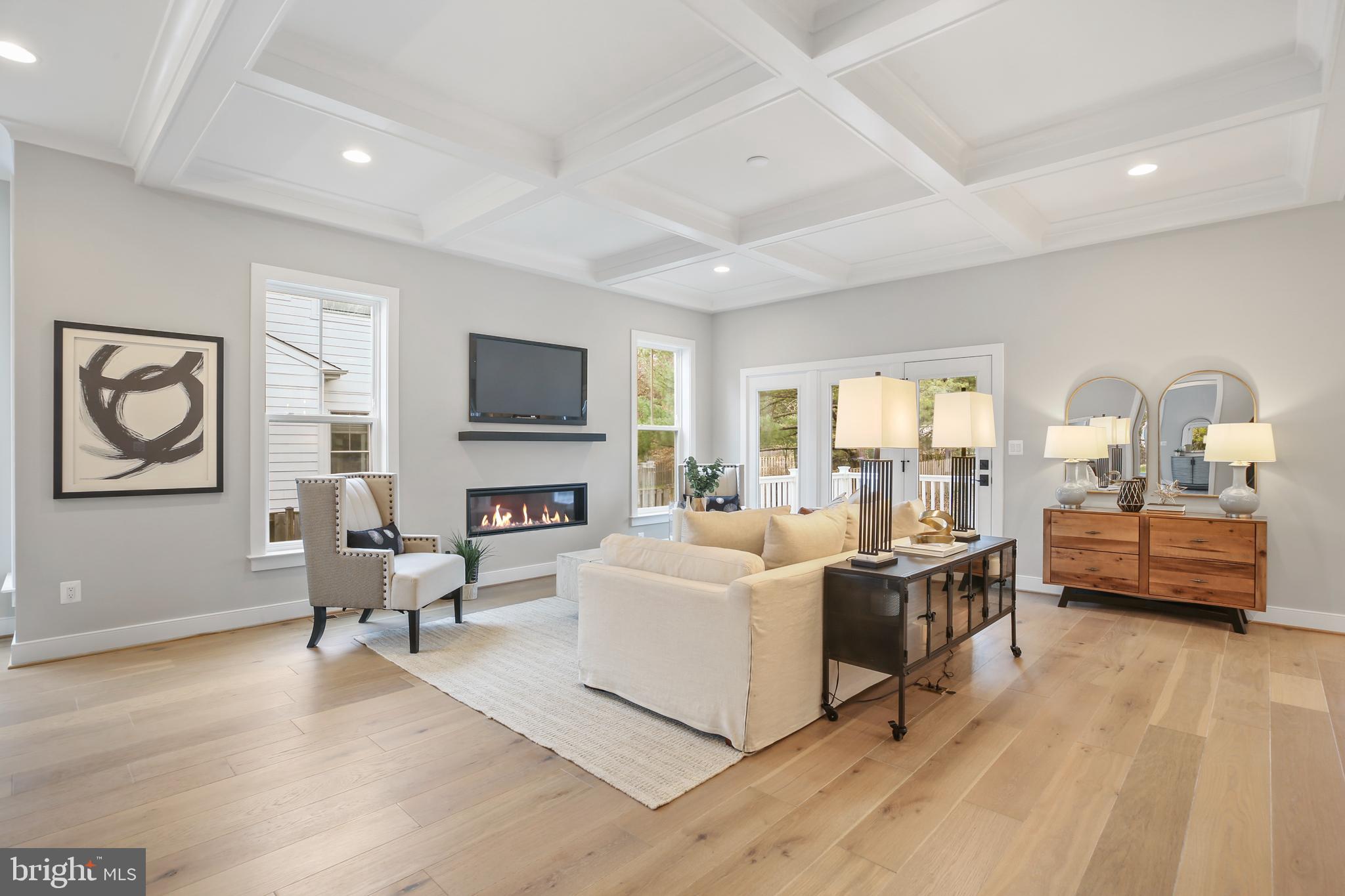 LEE CREST - Residential