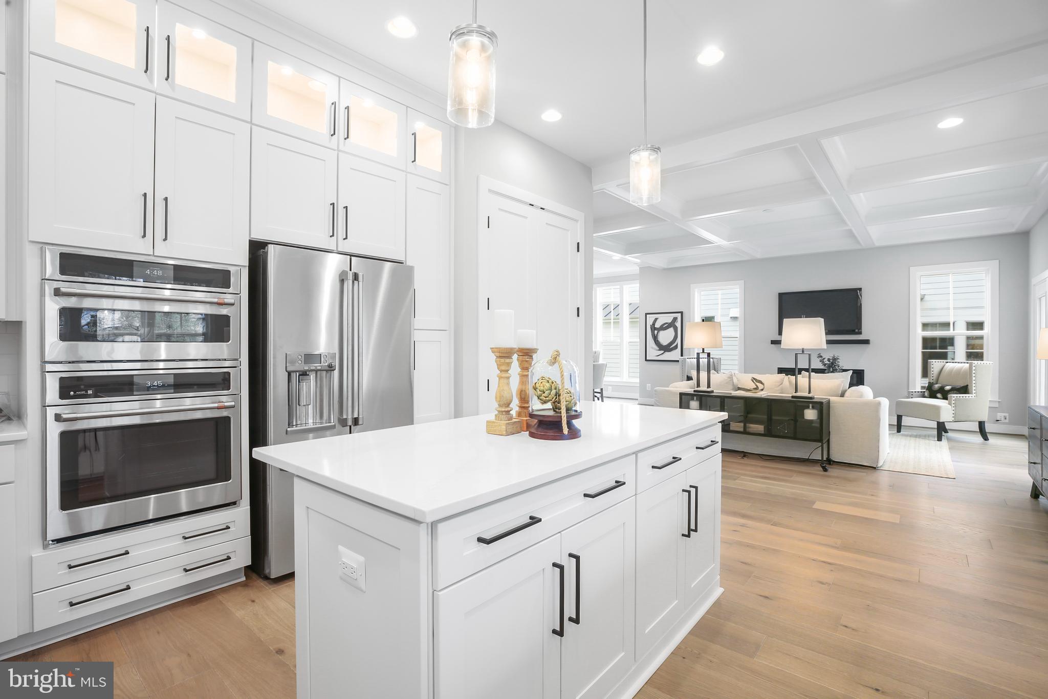 LEE CREST - Residential