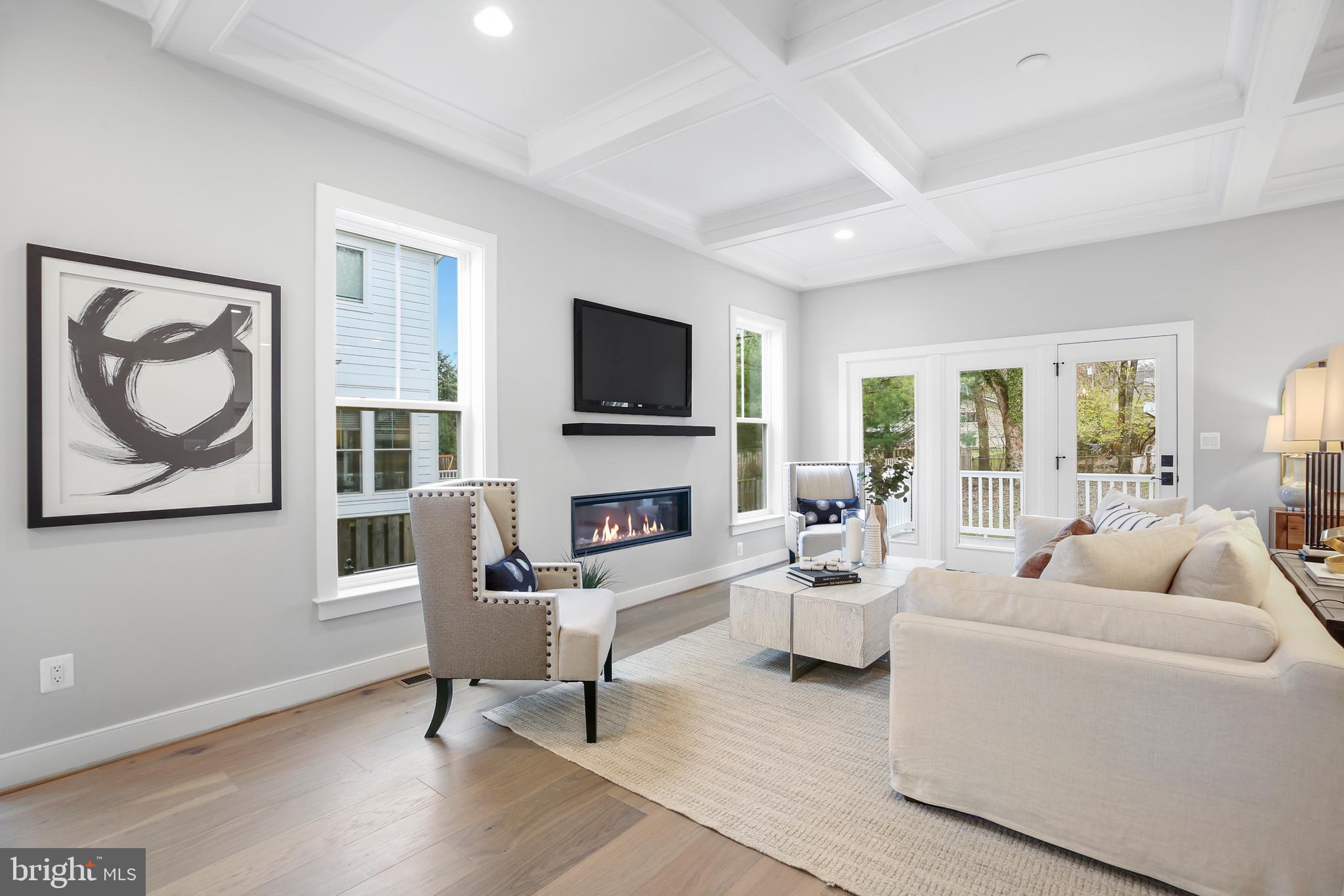 LEE CREST - Residential