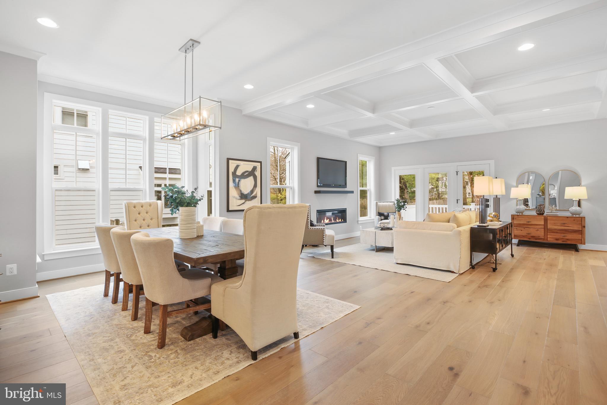 LEE CREST - Residential