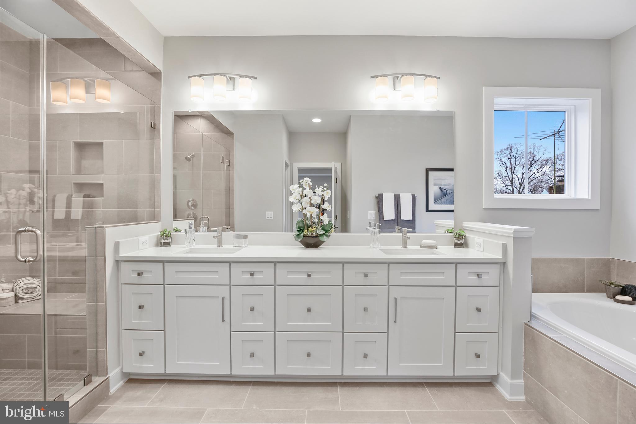 LEE CREST - Residential