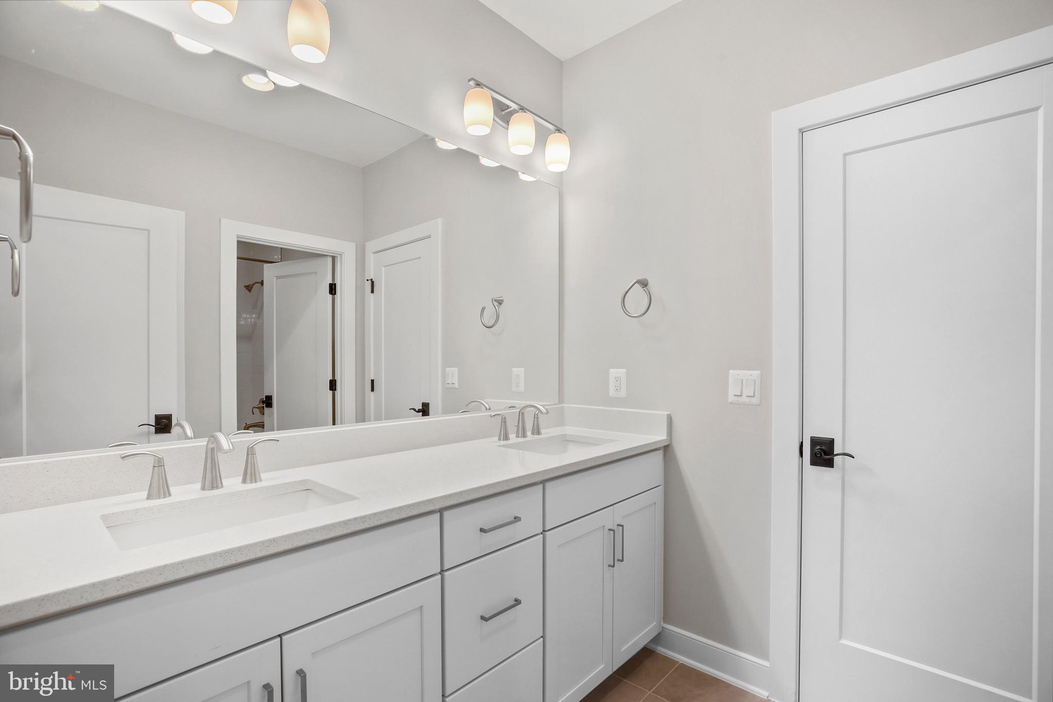 LEE CREST - Residential