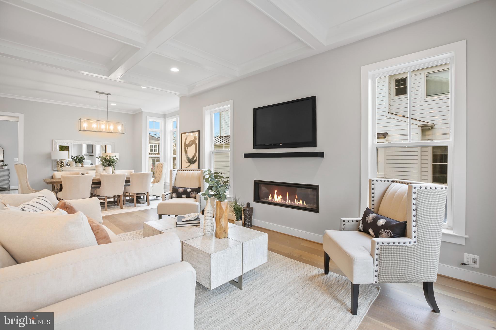 LEE CREST - Residential