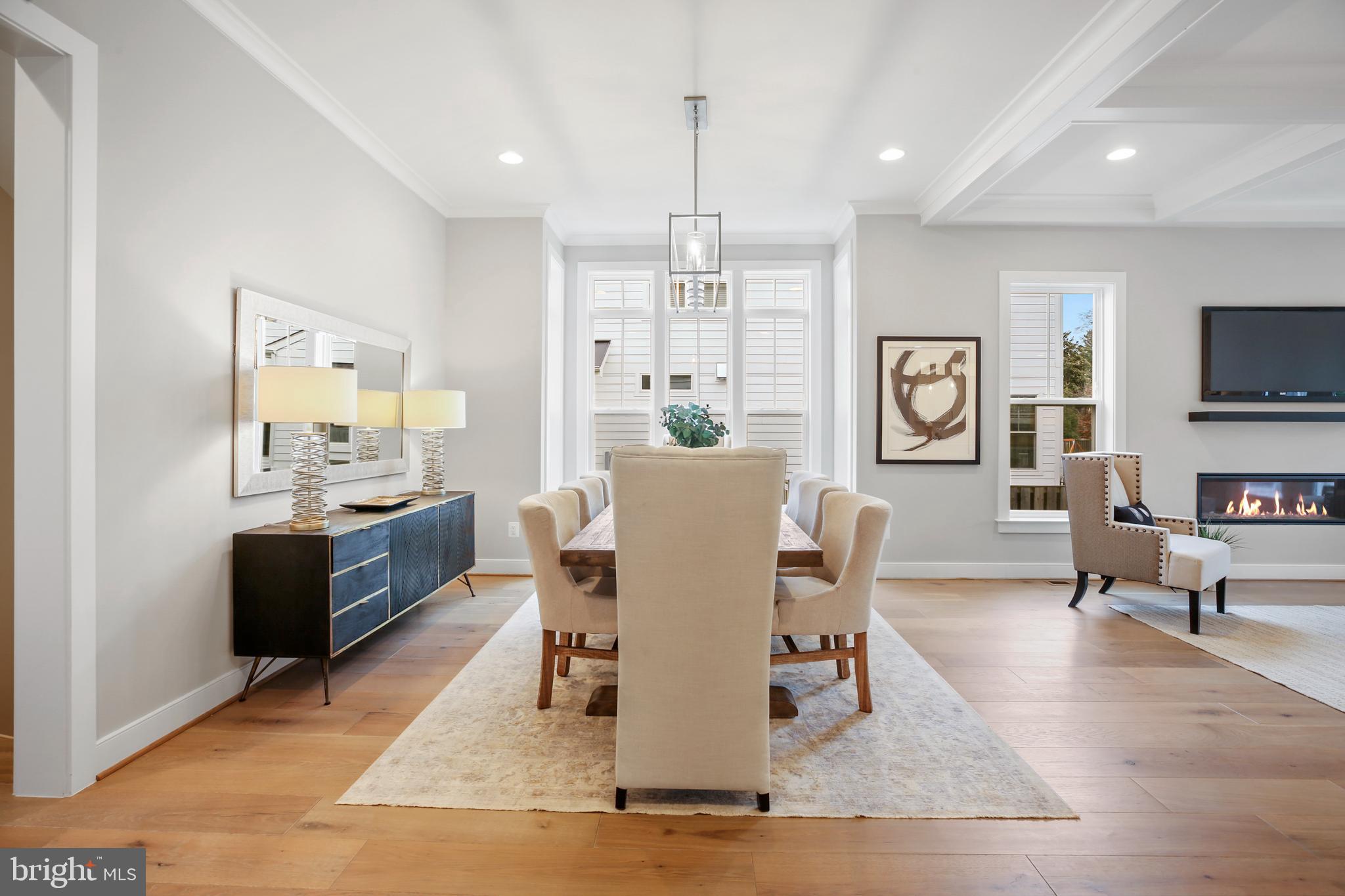 LEE CREST - Residential