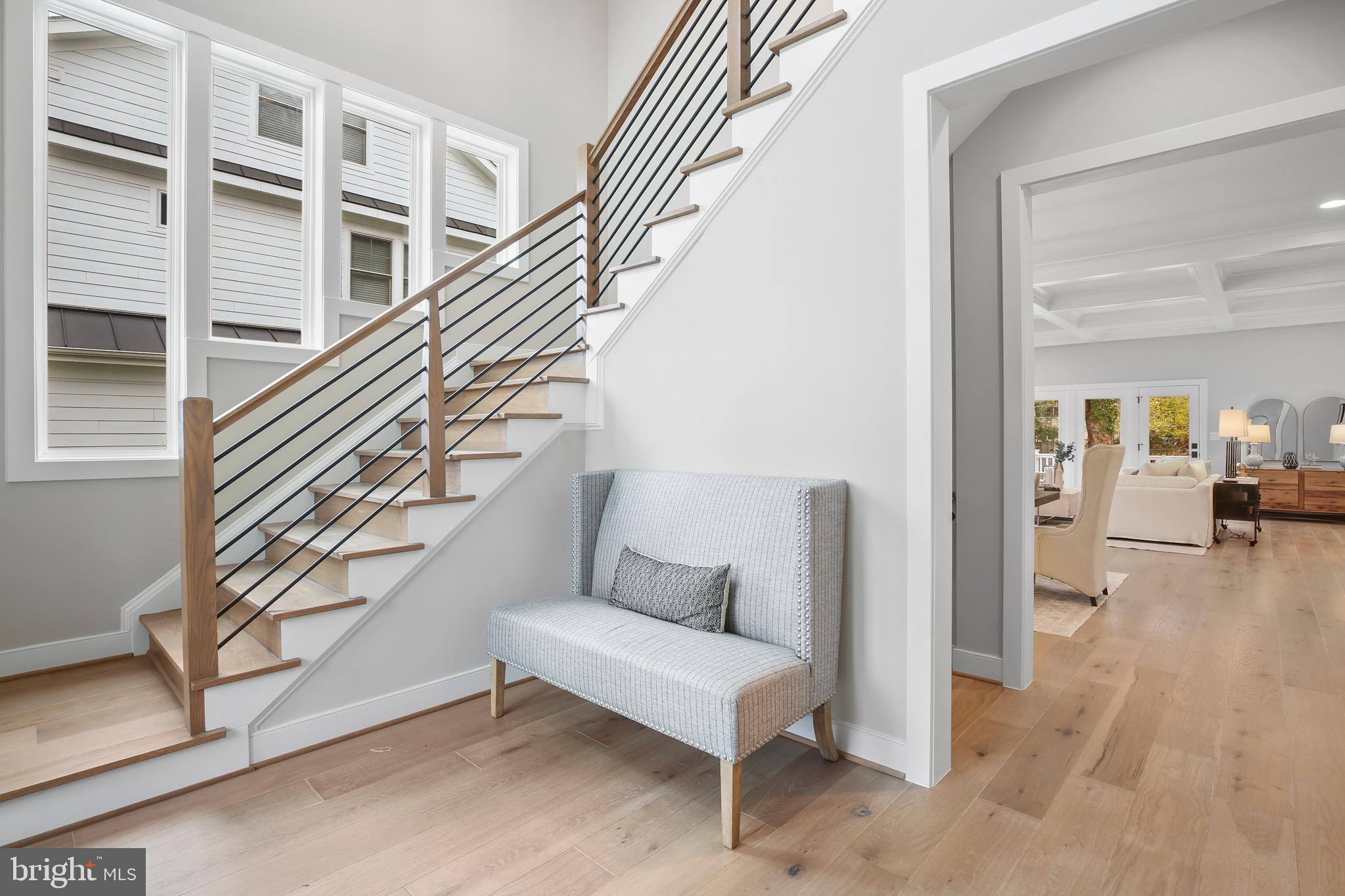 LEE CREST - Residential