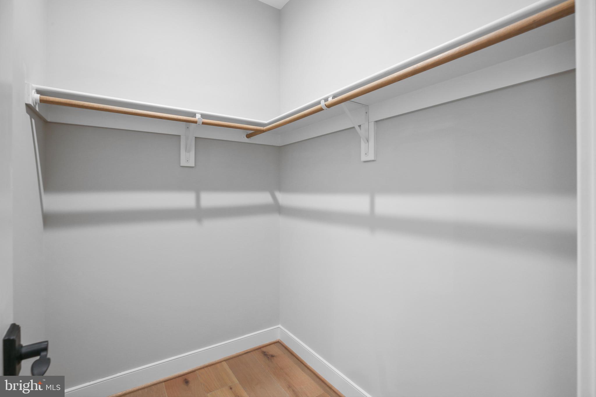 LEE CREST - Residential