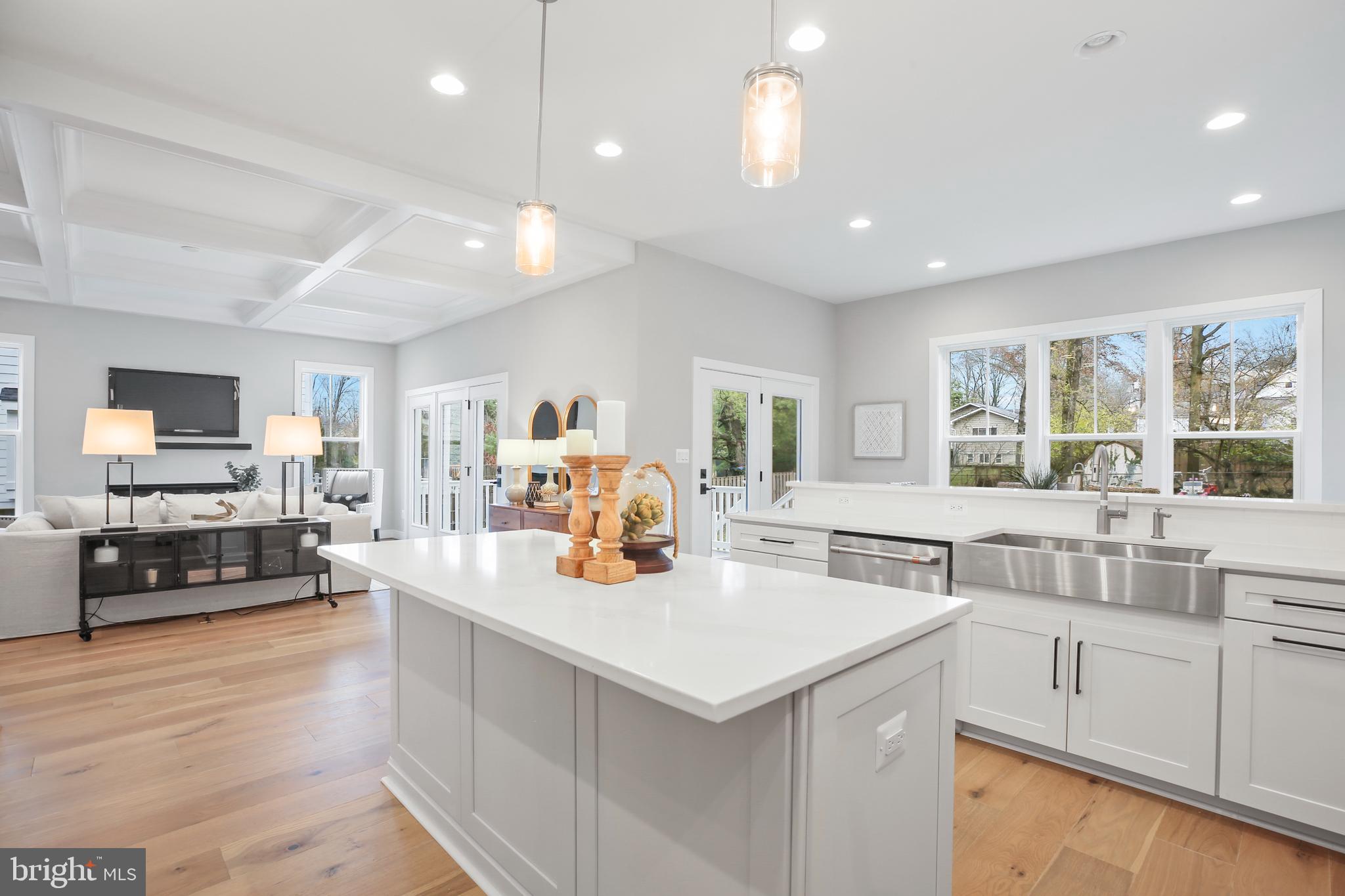 LEE CREST - Residential