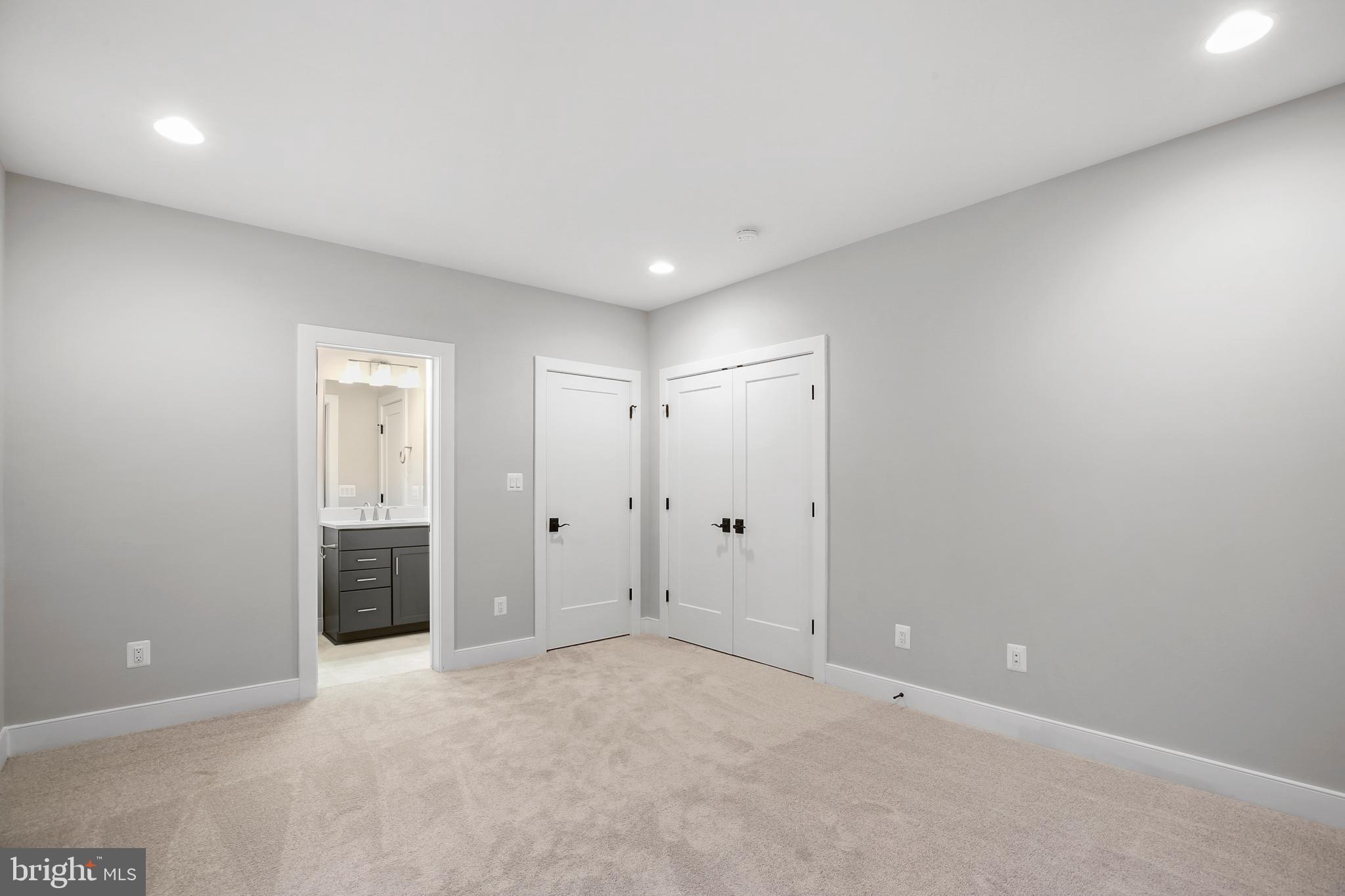 LEE CREST - Residential