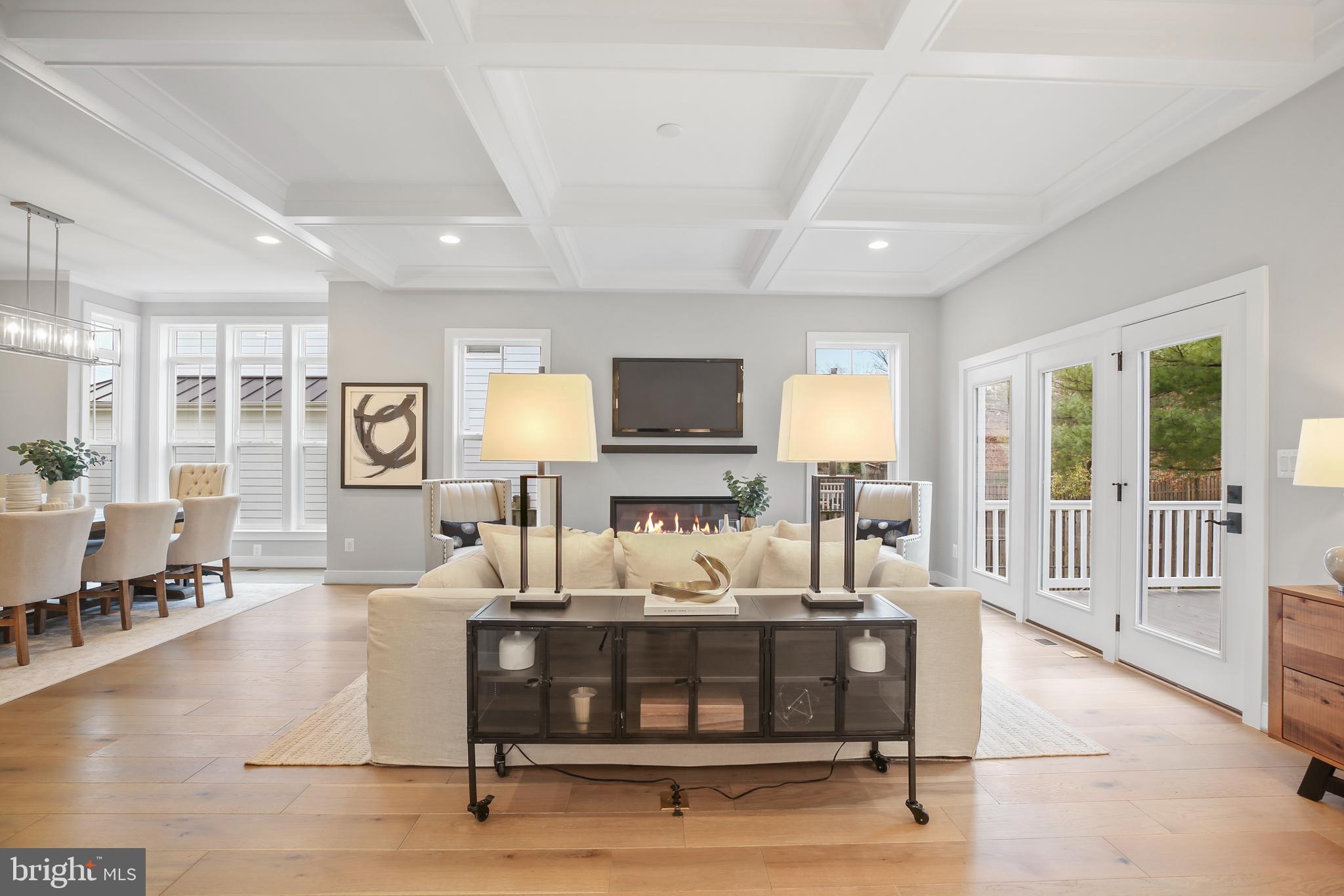 LEE CREST - Residential