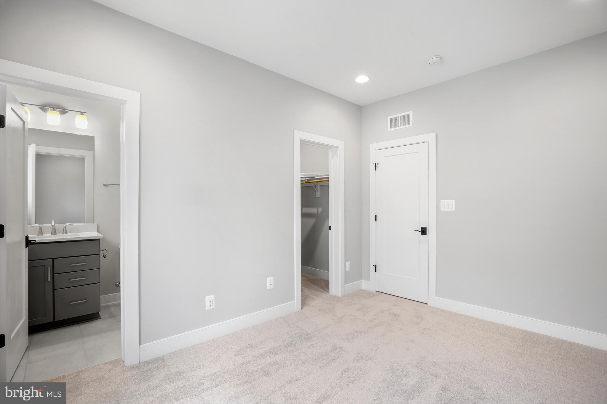 LEE CREST - Residential