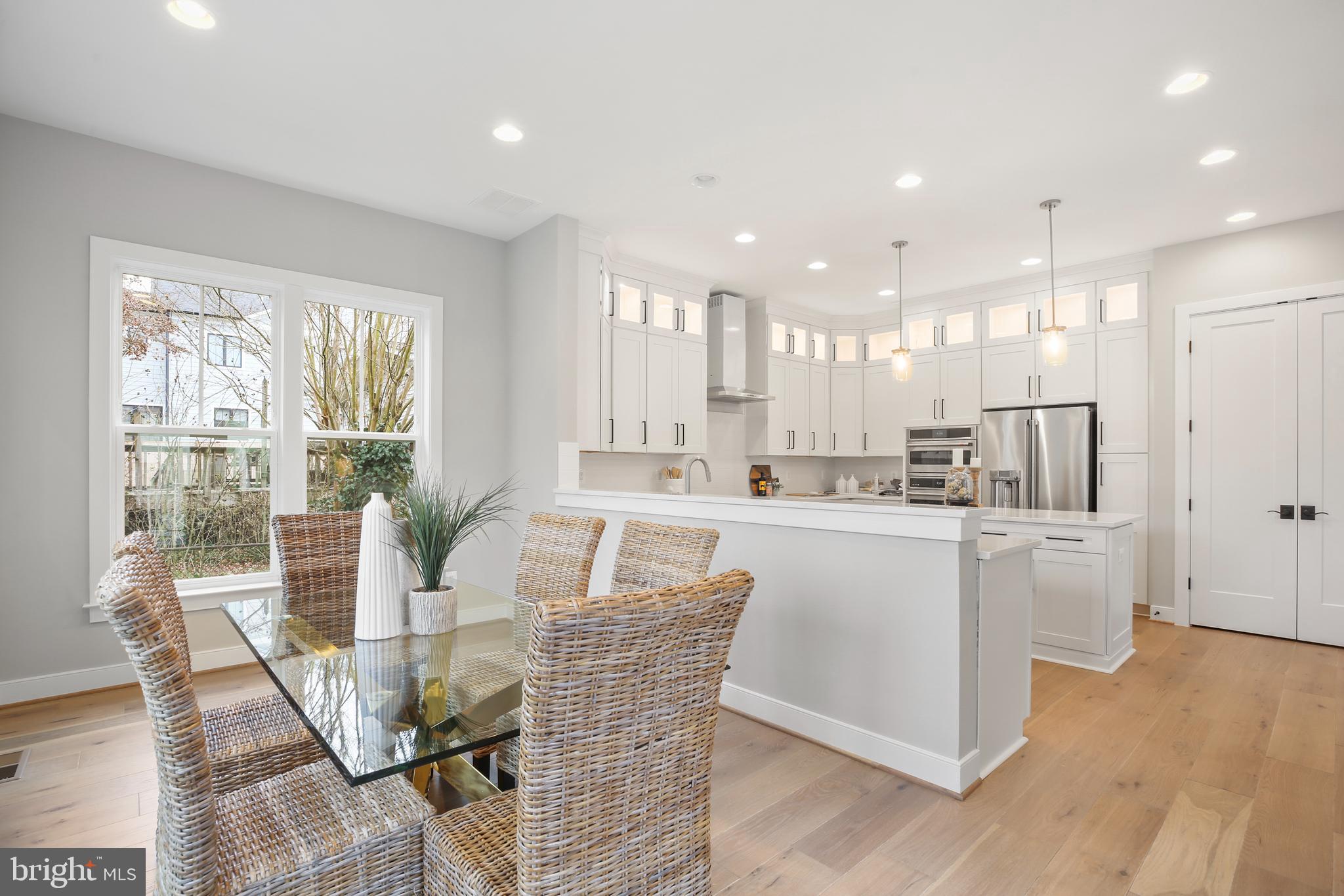 LEE CREST - Residential