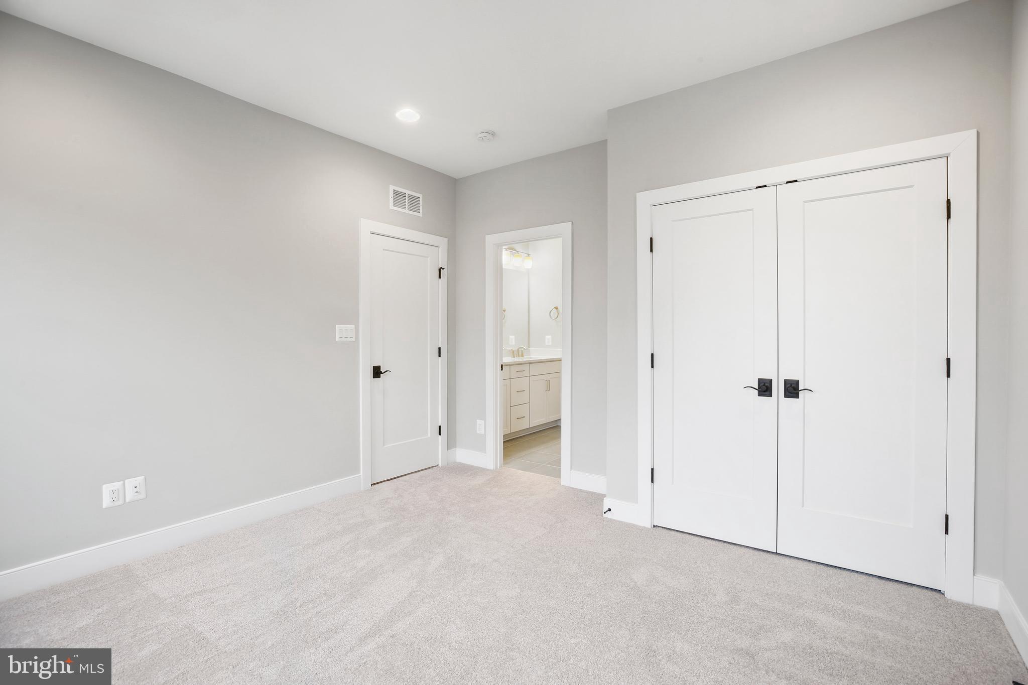 LEE CREST - Residential