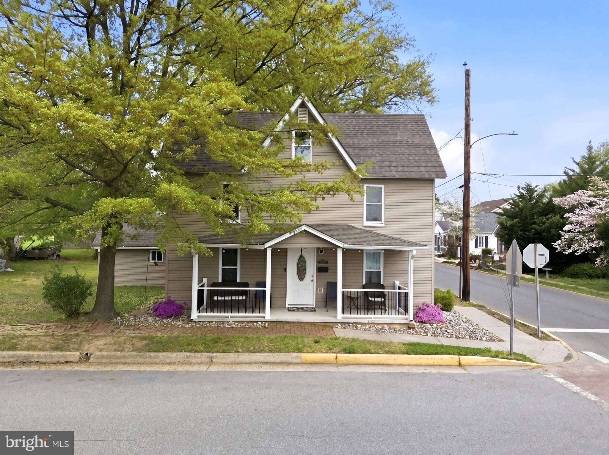 132 SCHOOL LANE