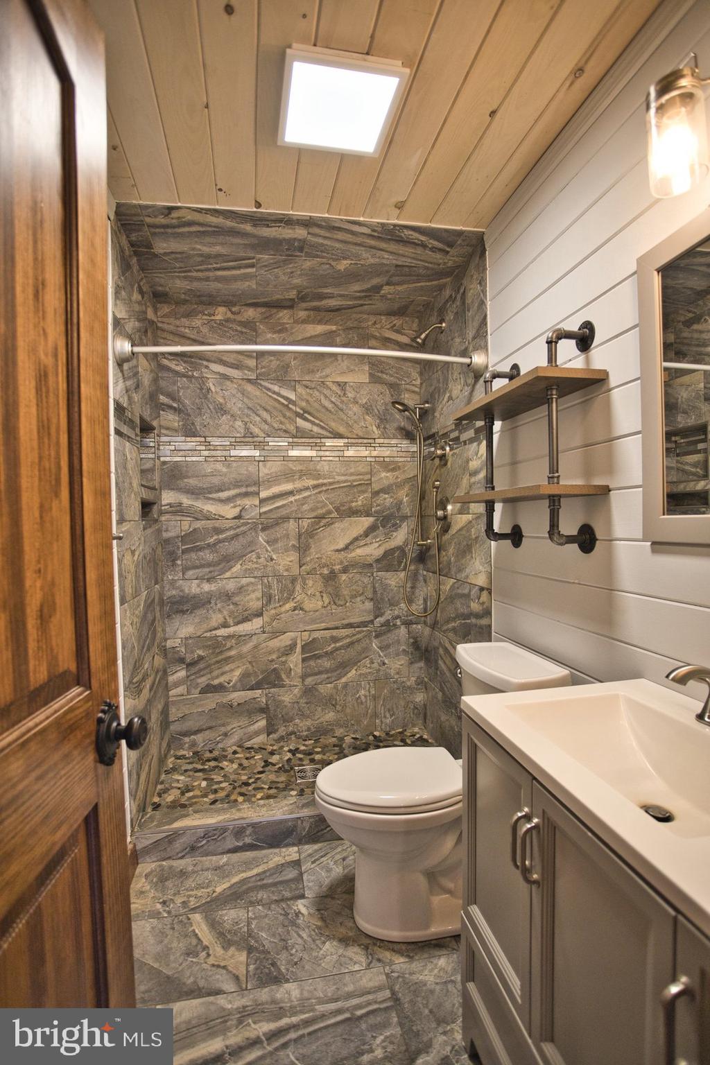 OAKLAND - Residential