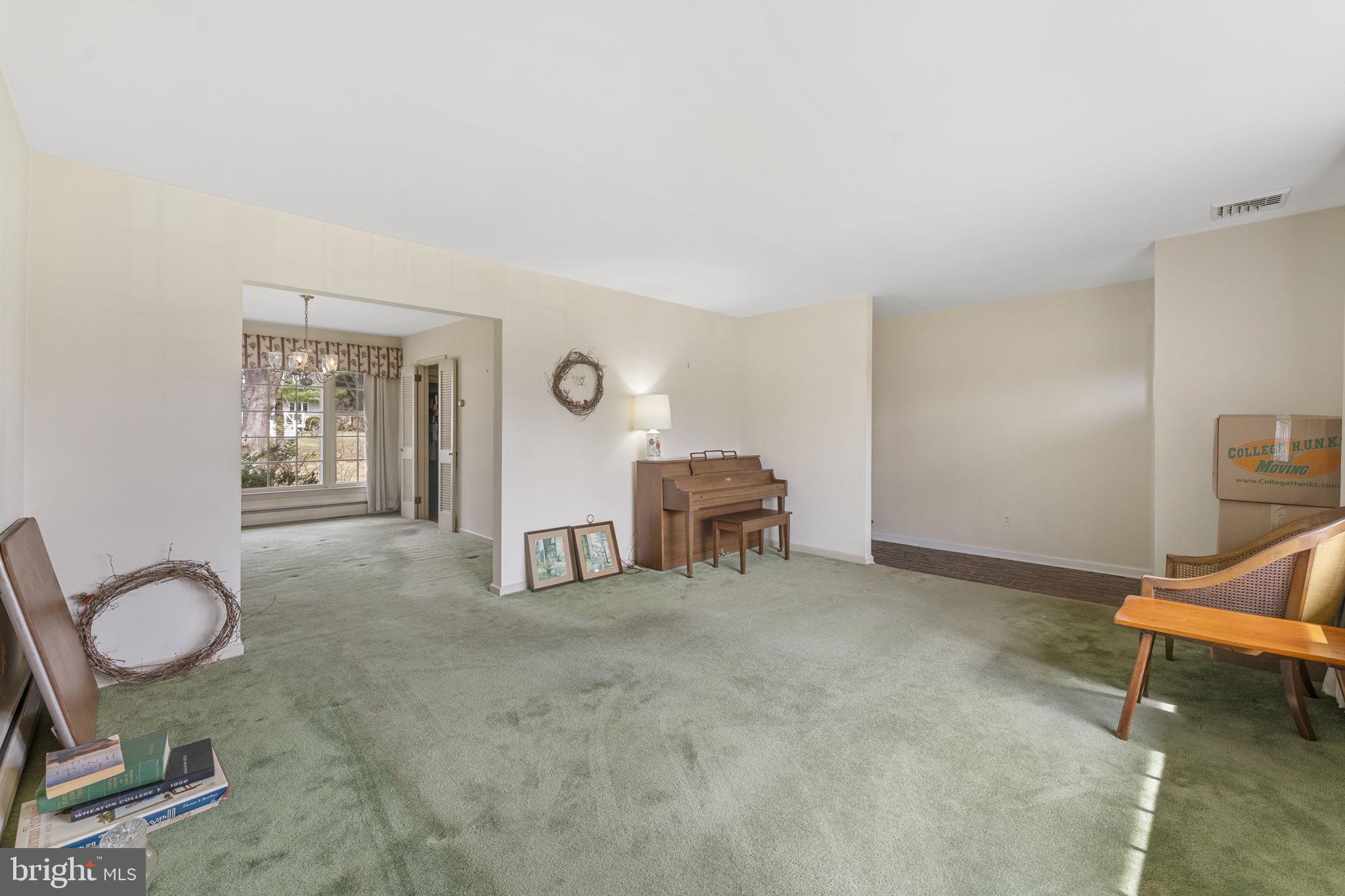 STONEHENGE - Residential