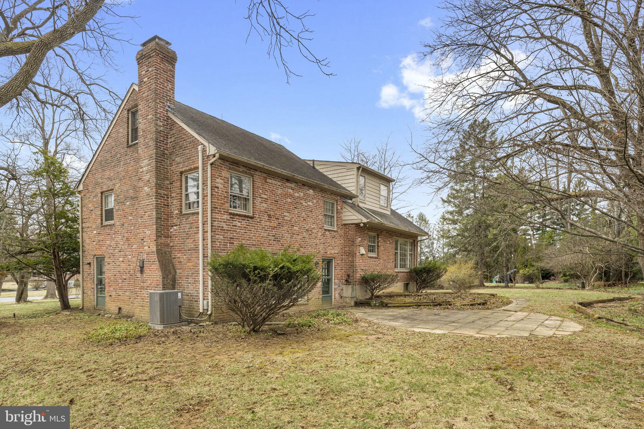 STONEHENGE - Residential