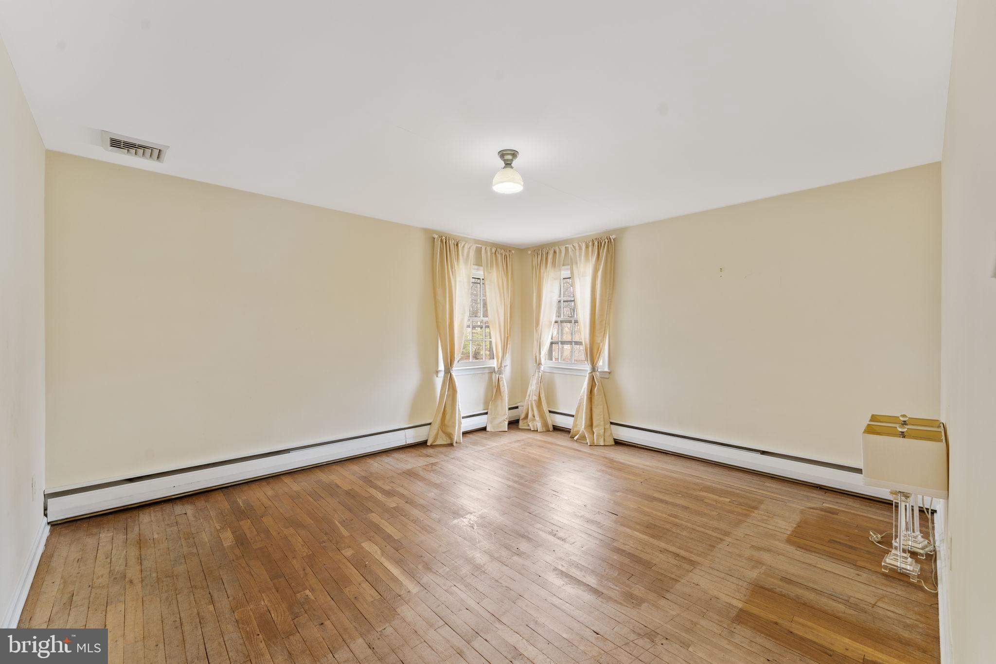 STONEHENGE - Residential